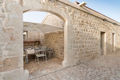 Luxury Villa Photo #9