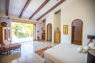 Luxury Villa Photo #33