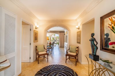 Luxury Villa Photo #4