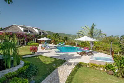Luxury Villa Photo #2