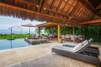 Luxury Villa Photo #14