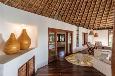 Luxury Villa Photo #15