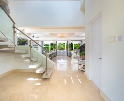 Luxury Villa Photo #24