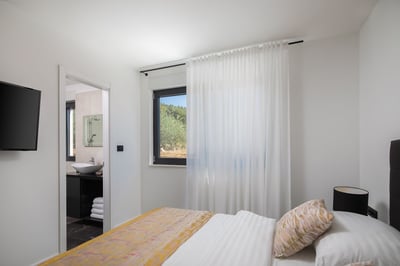 Luxury Villa Photo #45
