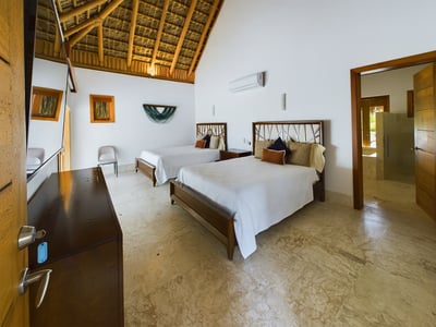 Luxury Villa Photo #66