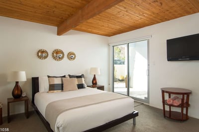 Luxury Villa Photo #22