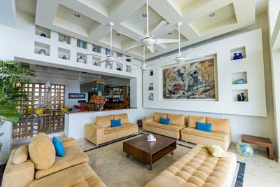 Luxury Villa Photo #6