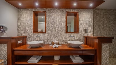 Luxury Villa Photo #34