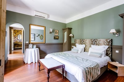 Luxury Villa Photo #19