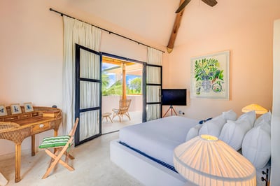 Luxury Villa Photo #35