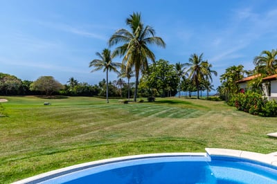 Luxury Villa Photo #7