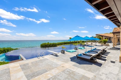 Luxury Villa Photo #5