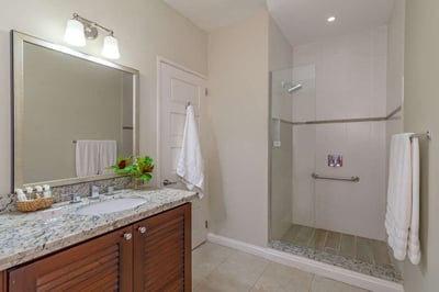Luxury Villa Photo #12