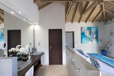 Luxury Villa Photo #26