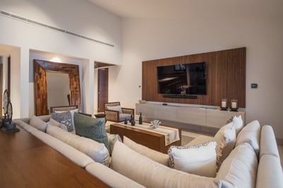 Luxury Villa Photo #14