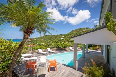 Luxury Villa Photo #3
