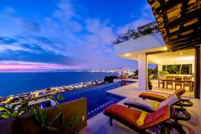 Luxury Villa Photo #2