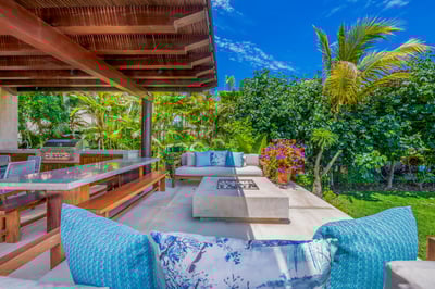 Luxury Villa Photo #16