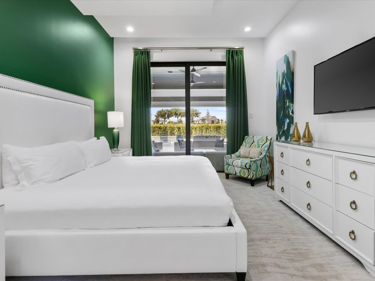 Unforgettable Utopia