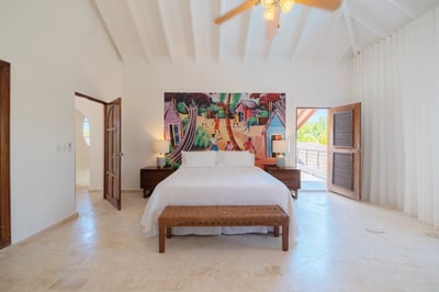 Luxury Villa Photo #20