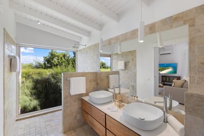 Luxury Villa Photo #25