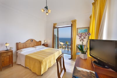 Luxury Villa Photo #22