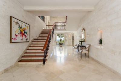Luxury Villa Photo #19
