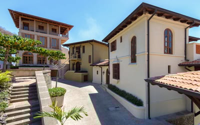 Luxury Villa Photo #35