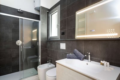 Luxury Villa Photo #49