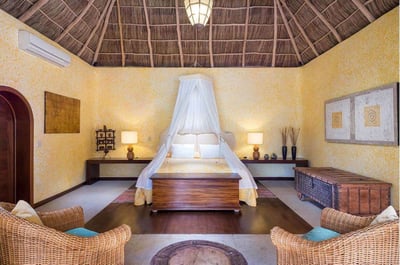 Luxury Villa Photo #22