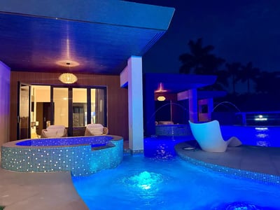 Luxury Villa Photo #9