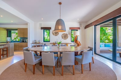 Luxury Villa Photo #35