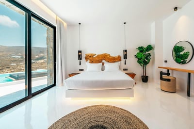 Luxury Villa Photo #26