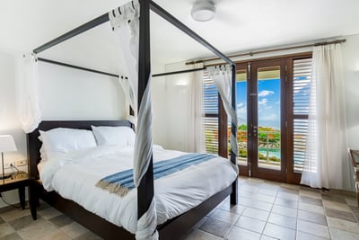 Luxury Villa Photo #24