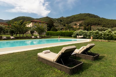 Luxury Villa Photo #3