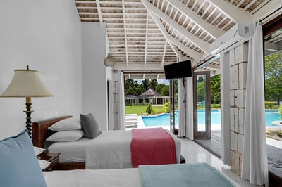 Luxury Villa Photo #24