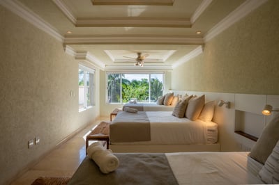 Luxury Villa Photo #29
