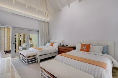 Luxury Villa Photo #49
