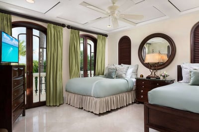Luxury Villa Photo #31