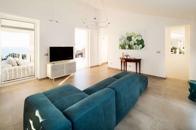 Luxury Villa Photo #25