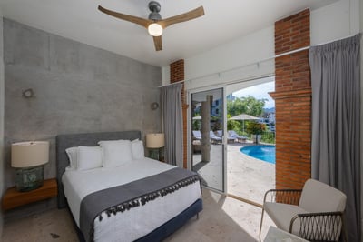 Luxury Villa Photo #26