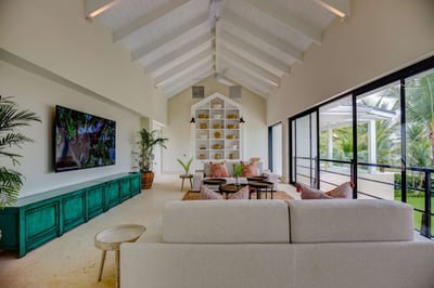 Luxury Villa Photo #27