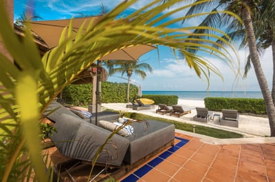 Luxury Villa Photo #6