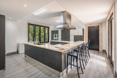 Luxury Villa Photo #20