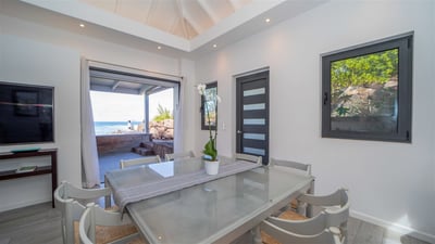 Kitchen & Dining Area
