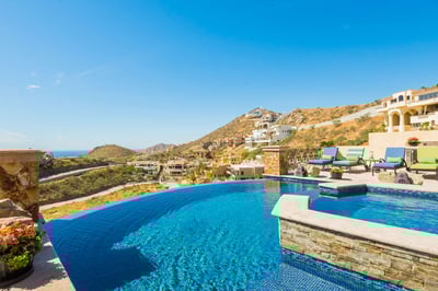 Luxury Villa Photo #2