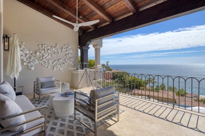 Luxury Villa Photo #32