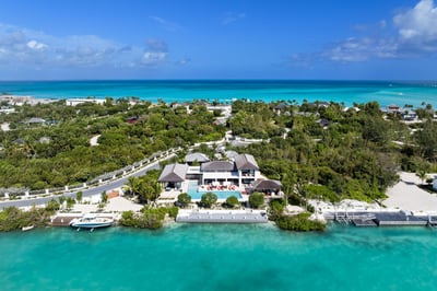 Luxury Villa Photo #36