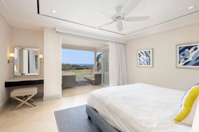Luxury Villa Photo #30