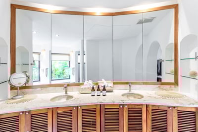 Luxury Villa Photo #30